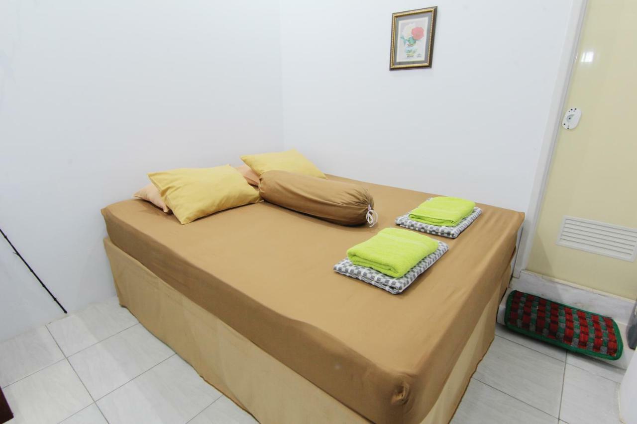 Tiga Dua Homestay Джокякарта Екстериор снимка