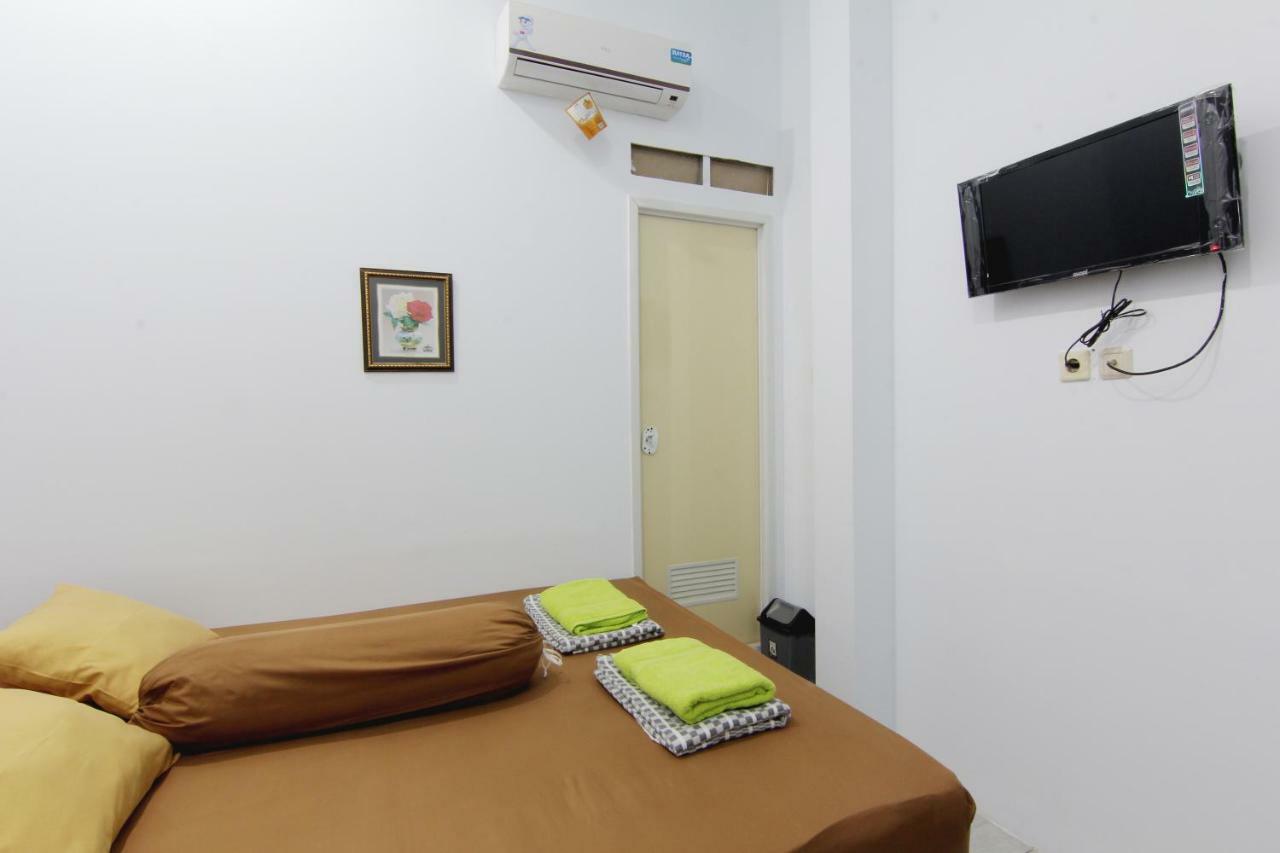 Tiga Dua Homestay Джокякарта Екстериор снимка